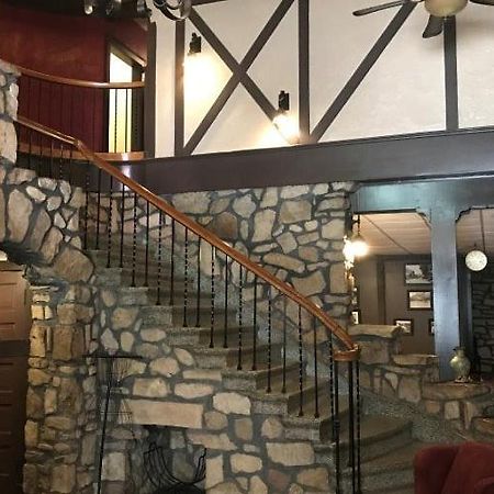Hollister Ye Olde English Inn מראה חיצוני תמונה