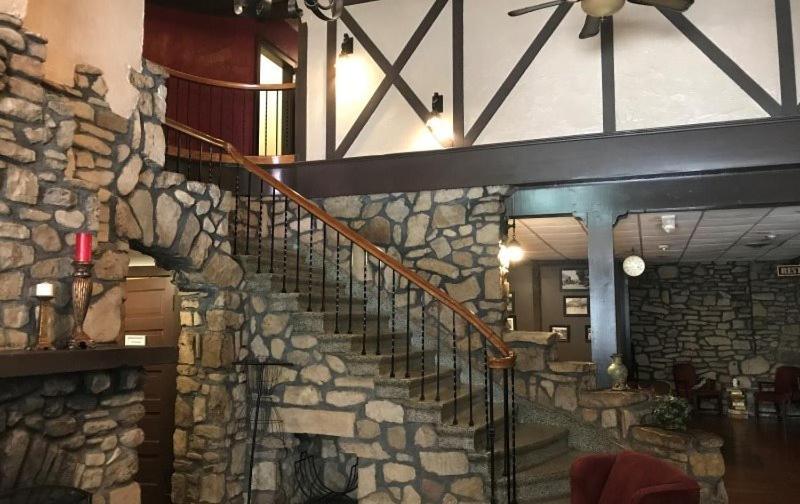 Hollister Ye Olde English Inn מראה חיצוני תמונה